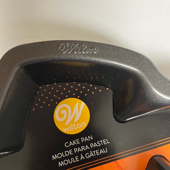 Wilton Pumpkin jack’o lantern baking cake pan - Picture 2 of 5